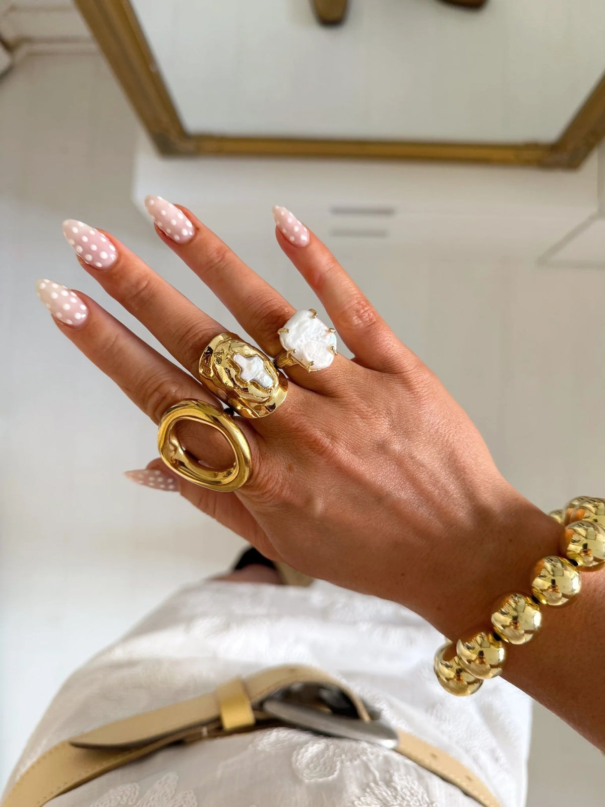 OVAL RING