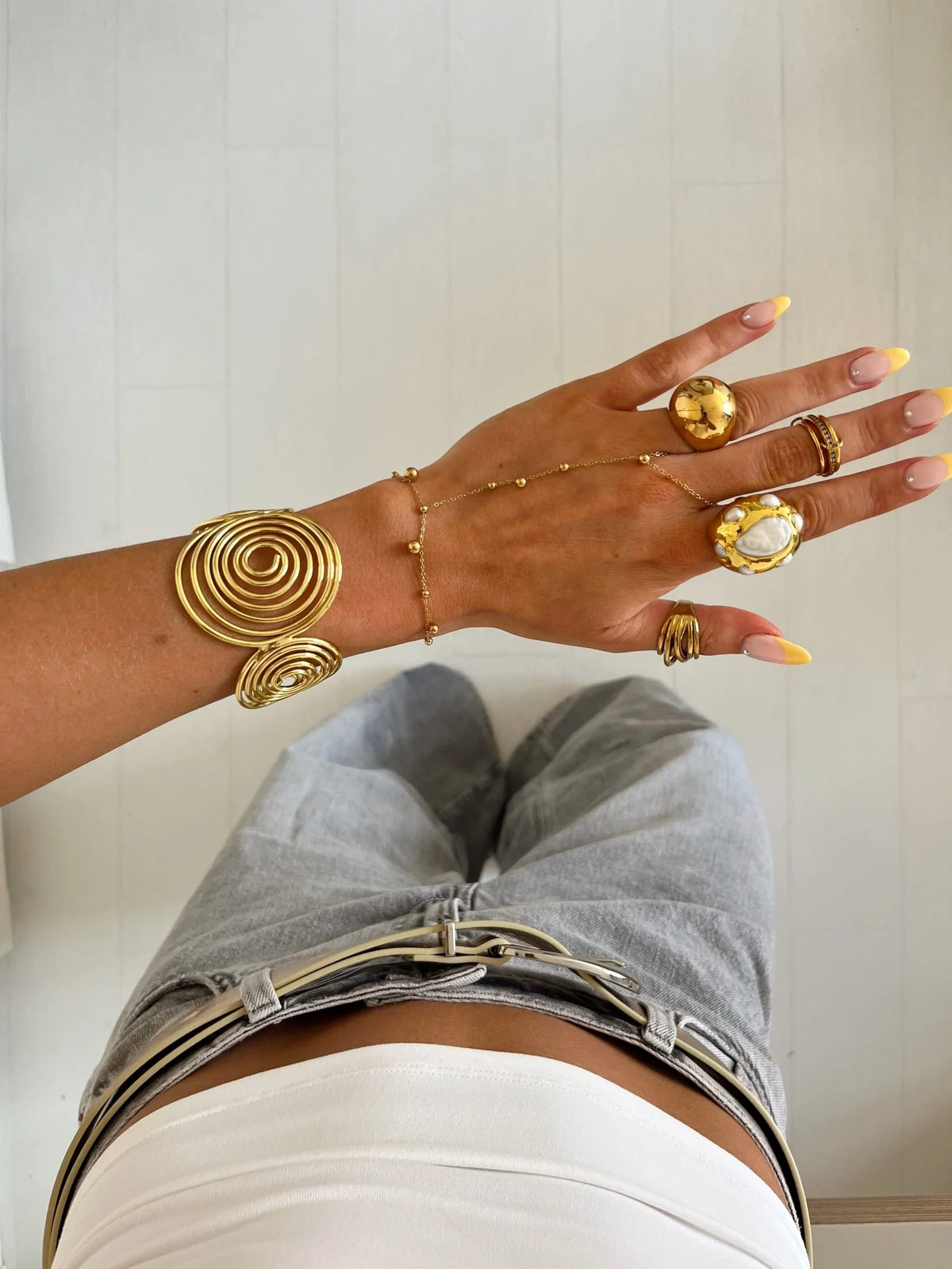 SWIRL BANGLE